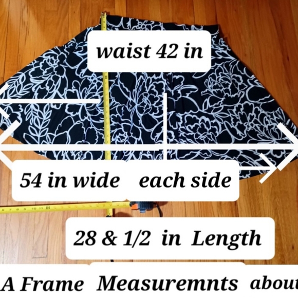 🌟 Worthington Black with White Outlined Flowers - Picture 12 of 12